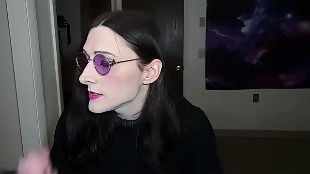 Snapshot of Ivyrose4999 chatting on 10.02.25 Ivyrose4999 online show from 10.02.25