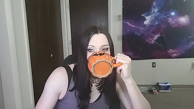 Snapshot of Ivyrose4999 chatting on 10.21.25 Ivyrose4999 online show from 10.21.25