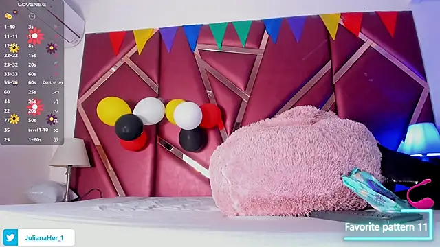 Snapshot of JulianaaHerrera chatting on 10.04.25 JulianaaHerrera online show from 10.04.25