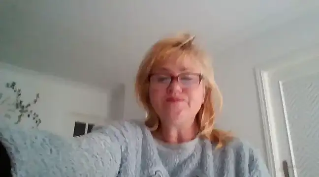 Luzia-Sal online show from 03.10.25