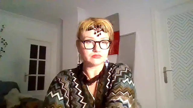 Luzia-Sal online show from 03.12.25