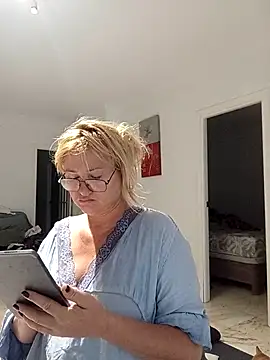 Luzia-Sal online show from 09.12.25