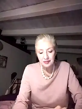 Snapshot of divinaerotica chatting on 02.28.26 divinaerotica online show from 02.28.26