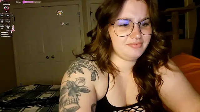 Snapshot of MrsJess chatting on 03.15.25 MrsJess online show from 03.15.25