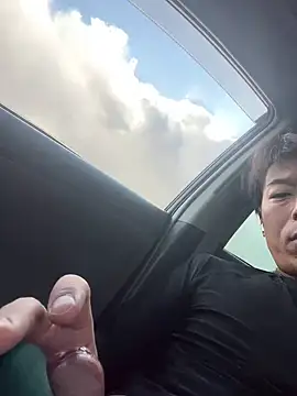 Snapshot of Yu0226 chatting on 02.04.25 Yu0226 online show from 02.04.25