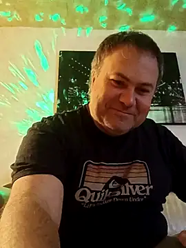 Snapshot of Pourleplasirs chatting on 03.21.25 Pourleplasirs online show from 03.21.25