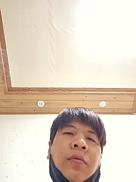 Snapshot of Tyyyggjju chatting on 10.31.25 Tyyyggjju online show from 10.31.25