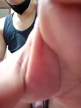 Snapshot of Tyyyggjju chatting on 12.19.25 Tyyyggjju online show from 12.19.25