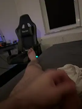 Snapshot of Mo_2003 chatting on 02.08.25 Mo 2003 online show from 02.08.25