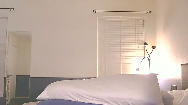 MilfRayne online show from 02.10.25