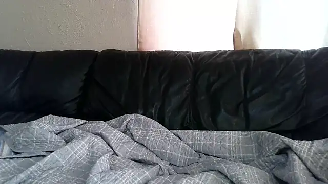 Snapshot of Troyt87 chatting on 03.22.25 Troyt87 online show from 03.22.25