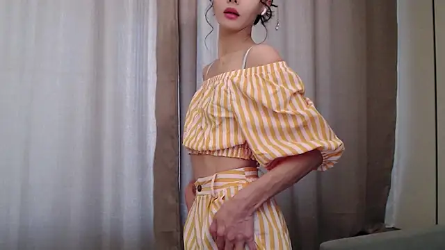 Snapshot of Fudzik0 chatting on 10.30.25 Fudzik0 online show from 10.30.25