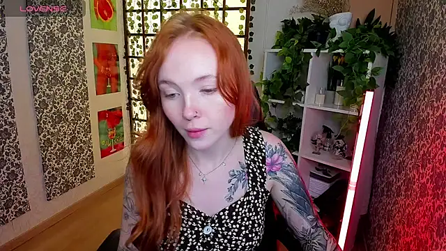 Maya Light online show from 10.06.25