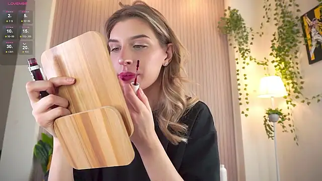 Snapshot of heartseduction chatting on 02.22.26 heartseduction online show from 02.22.26