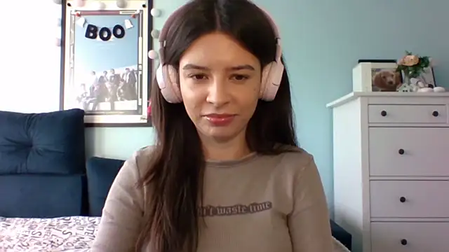 Snapshot of LariceSexy chatting on 09.29.25 LariceSexy online show from 09.29.25