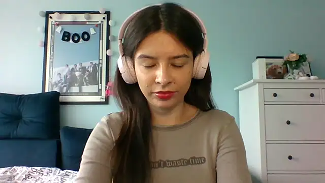 Snapshot of LariceSexy chatting on 09.30.25 LariceSexy online show from 09.30.25