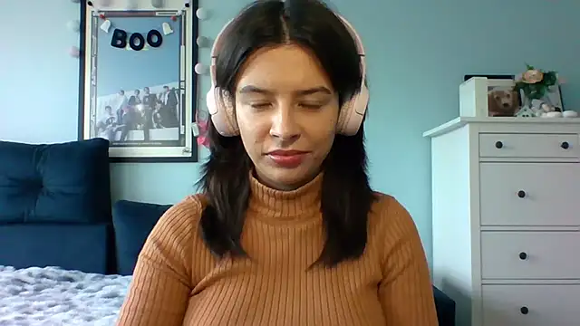 Snapshot of LariceSexy chatting on 10.10.25 LariceSexy online show from 10.10.25