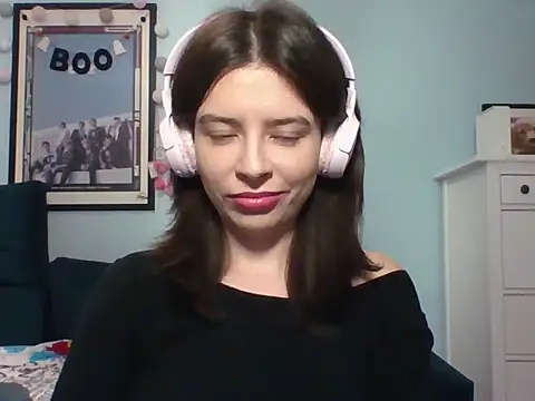 Snapshot of LariceSexy chatting on 10.11.25 LariceSexy online show from 10.11.25