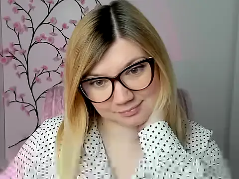 Lola moree online show from 04.07.26