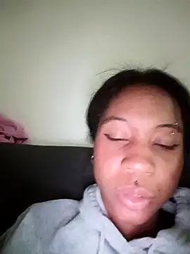 Zaira Rose  online show from 10.31.25