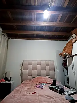 Zaira Rose  online show from 04.17.26