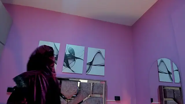 green lovv online show from 10.30.25