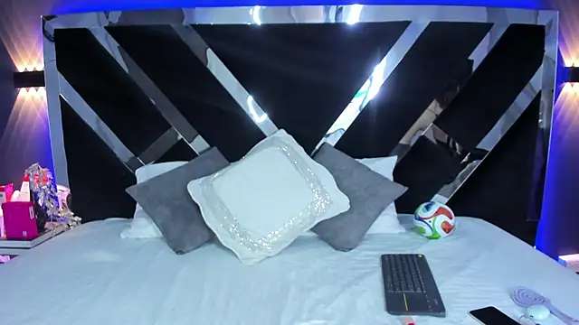 Snapshot of CandyLuxury__ chatting on 07.18.26 CandyLuxury online show from 07.18.26