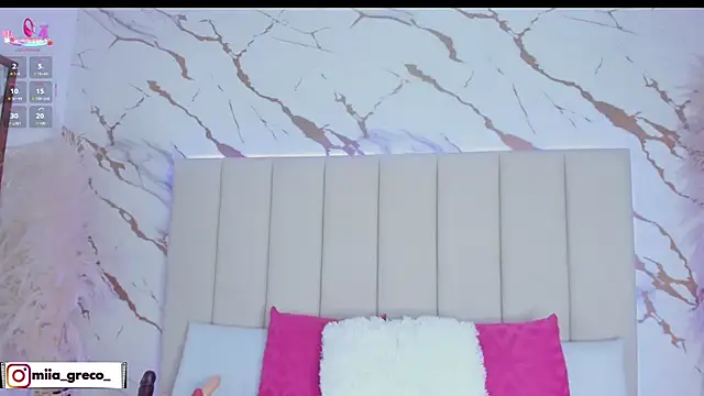 Mia greco  online show from 09.28.25