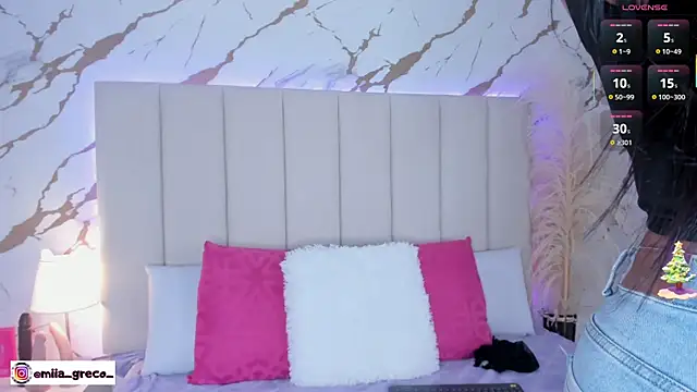 Mia greco  online show from 11.12.25