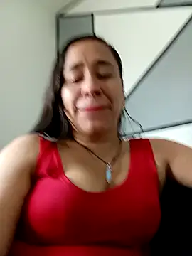 kamila lovee online show from 10.23.25