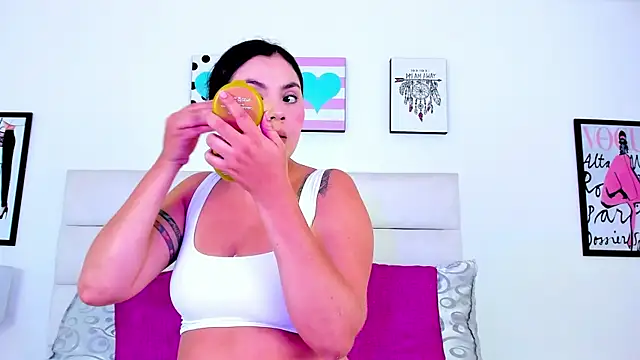 BrielaDiCaprio online show from 10.15.25