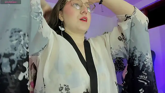 julietha bianco  online show from 10.08.25