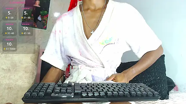 Snapshot of k_stormi_ chatting on 11.05.25 k stormi online show from 11.05.25