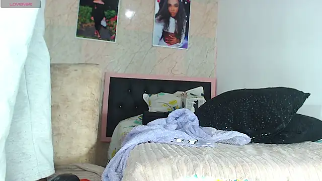 Snapshot of k_stormi_ chatting on 11.08.25 k stormi online show from 11.08.25