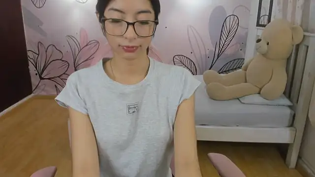Snapshot of mia_vanucci1 chatting on 02.02.25 mia vanucci1 online show from 02.02.25