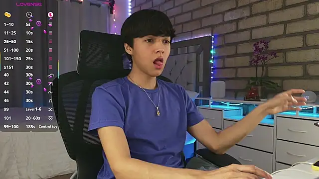 Snapshot of biel_biel chatting on 02.28.25 biel biel online show from 02.28.25