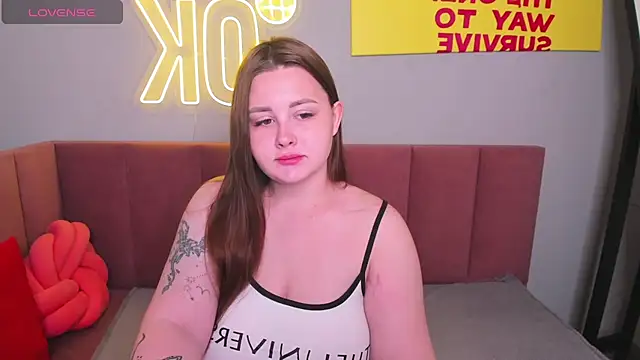 Snapshot of MargaretRoyy chatting on 10.01.25 MargaretRoyy online show from 10.01.25