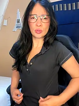 ValeriaVixen online show from 10.21.25