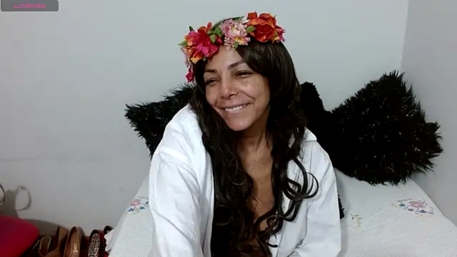 Lunasquirt1985 online show from 11.17.25