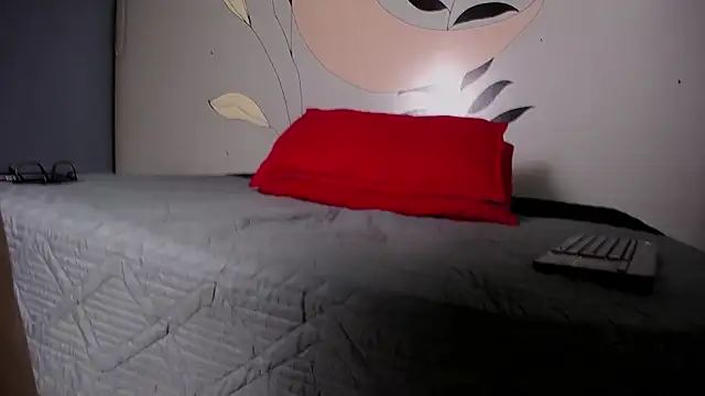 Snapshot of Saipadpuer30 chatting on 02.14.25 Saipadpuer30 online show from 02.14.25