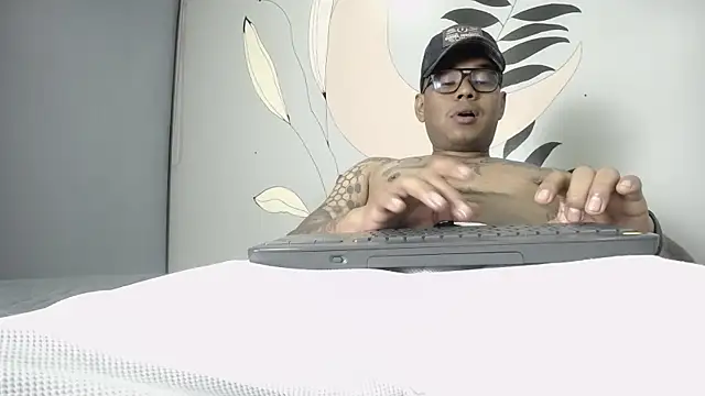 Snapshot of Saipadpuer30 chatting on 02.15.25 Saipadpuer30 online show from 02.15.25