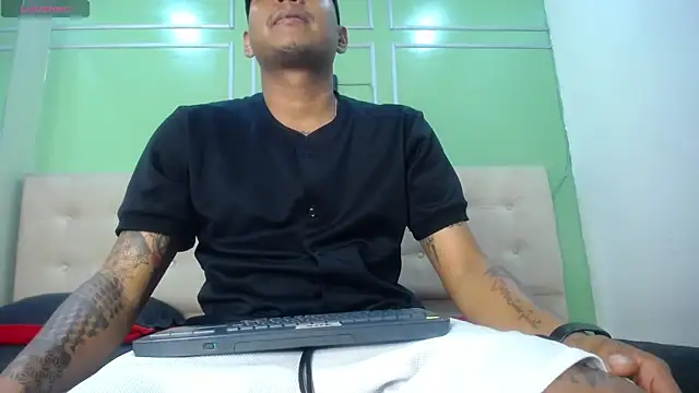 Snapshot of Saipadpuer30 chatting on 02.19.25 Saipadpuer30 online show from 02.19.25