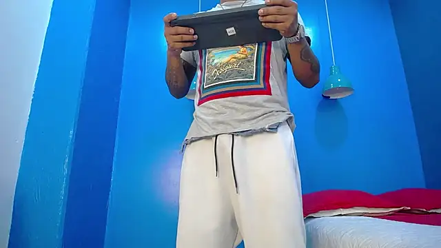 Snapshot of Saipadpuer30 chatting on 02.25.25 Saipadpuer30 online show from 02.25.25