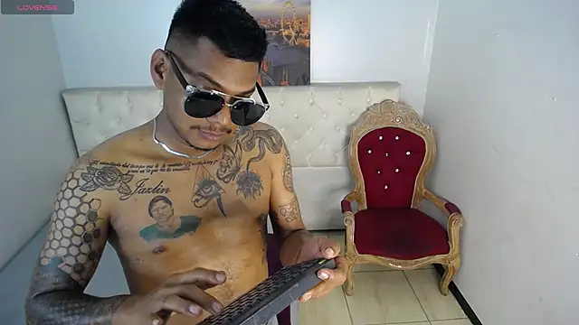 Snapshot of Saipadpuer30 chatting on 03.05.25 Saipadpuer30 online show from 03.05.25