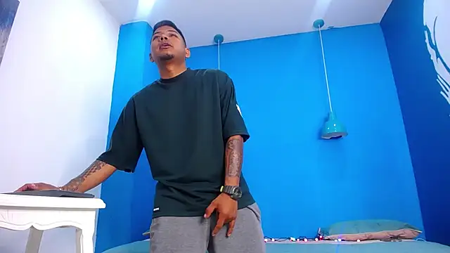 Snapshot of Saipadpuer30 chatting on 03.18.25 Saipadpuer30 online show from 03.18.25