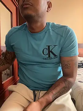 Snapshot of Saipadpuer30 chatting on 10.18.25 Saipadpuer30 online show from 10.18.25