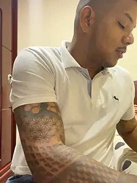 Snapshot of Saipadpuer30 chatting on 10.19.25 Saipadpuer30 online show from 10.19.25