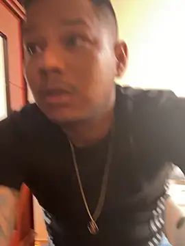 Snapshot of Saipadpuer30 chatting on 10.20.25 Saipadpuer30 online show from 10.20.25