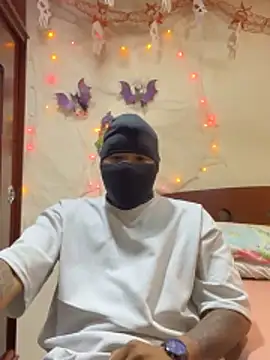 Snapshot of Saipadpuer30 chatting on 10.28.25 Saipadpuer30 online show from 10.28.25