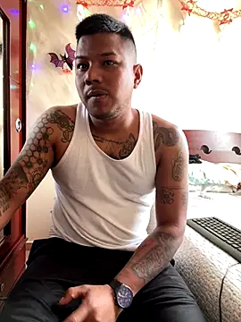 Snapshot of Saipadpuer30 chatting on 10.30.25 Saipadpuer30 online show from 10.30.25